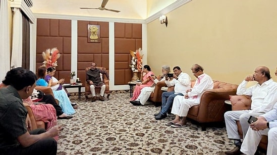 ‘अभी भी अंधेरे में’: टीएमसी विद्रोहियों के एनसीपीआई में विलय को लेकर भ्रम की स्थिति बनी हुई है
