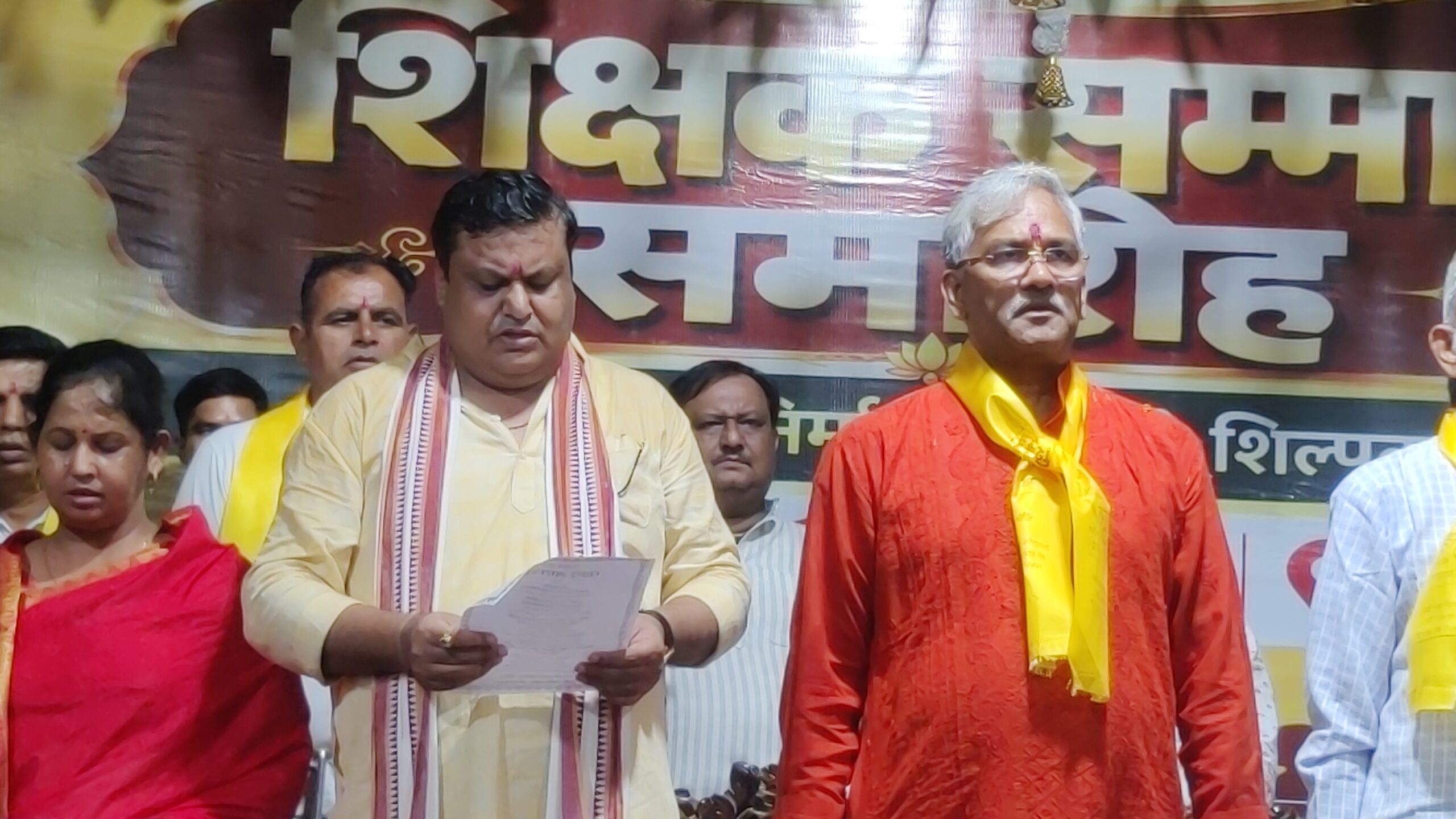 लक्सर के रॉयल पैलेस में सचिन अग्रवाल ने बढ़ाया शिक्षकों का सम्मान गुरु है शिक्षा की पहचान यह सिद्ध कर दिखाया सचिन अग्रवाल ने